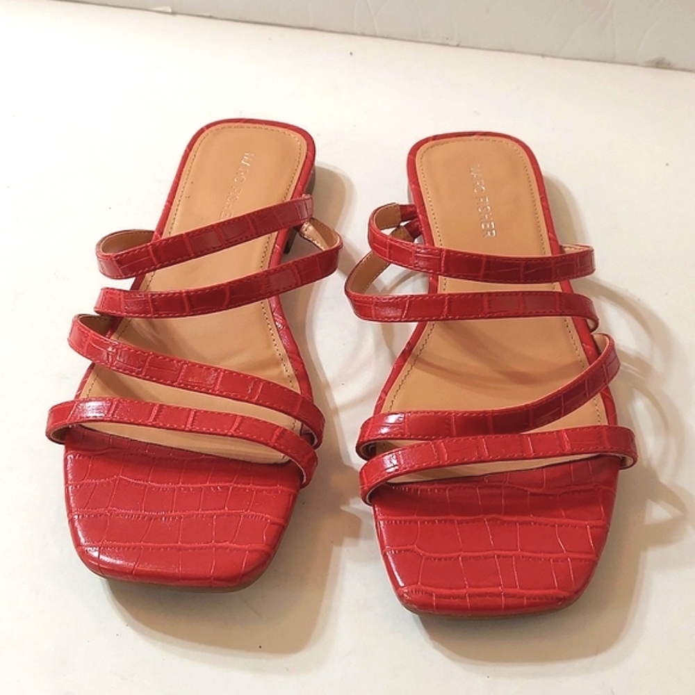 Marc Fisher Strappy Sandals Size 8 Red Croc Print Lightly Worn Great Condition